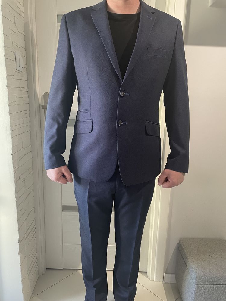 Granatowy garnitur Slim