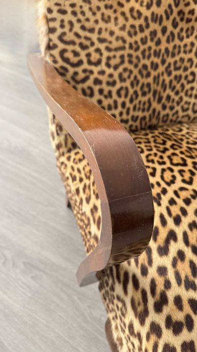 Poltrona em pele Leopardo