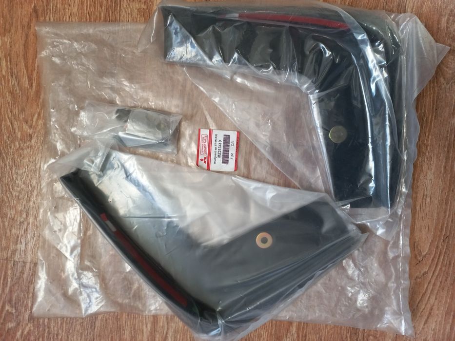 Брызговики Lancer IX,Colt VI