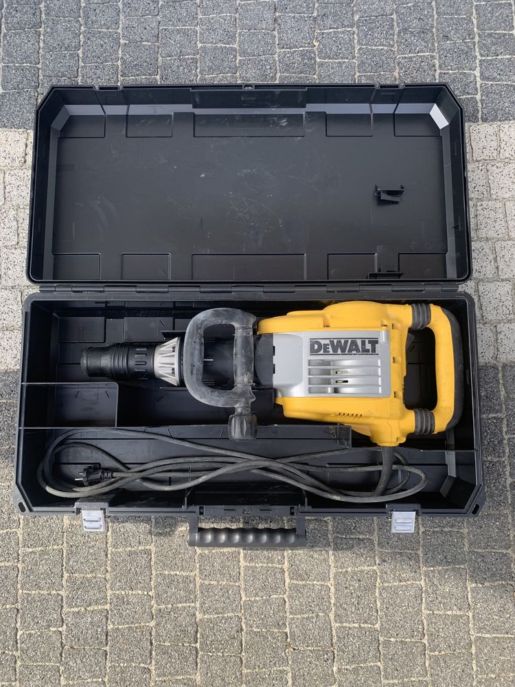 Młot wyburzeniowy DeWalt D25901-qs