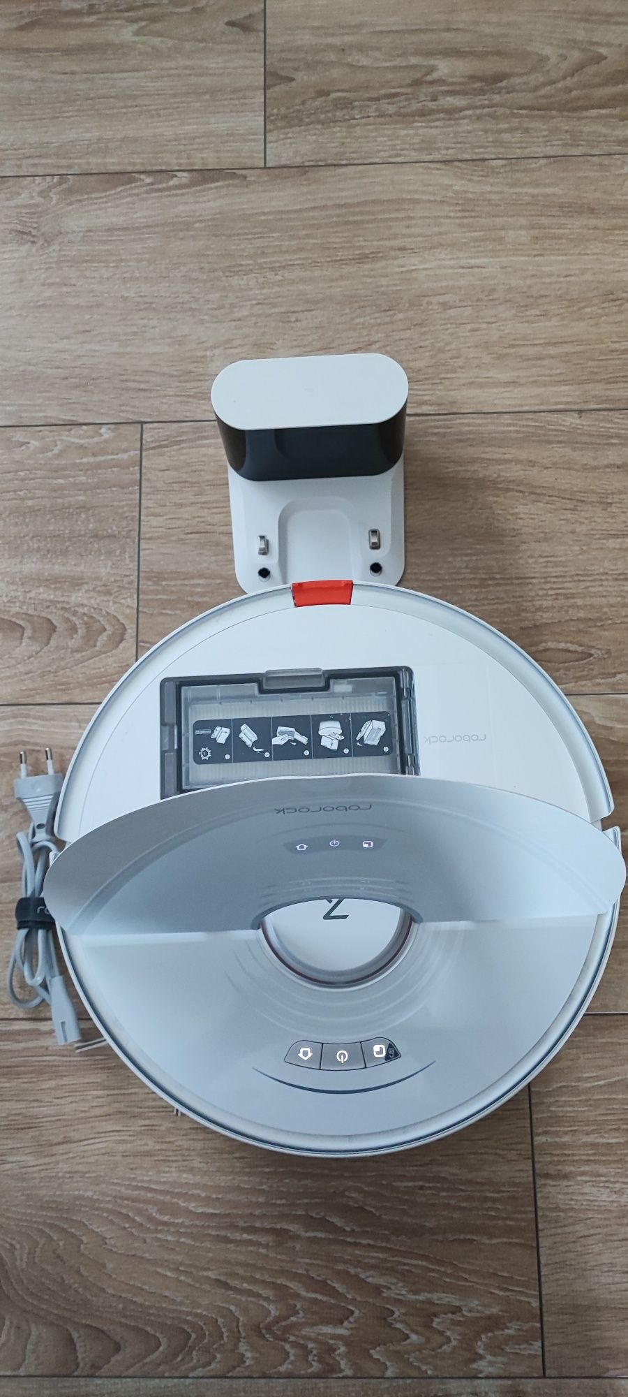 Robot sprzątający Roborock s7.
