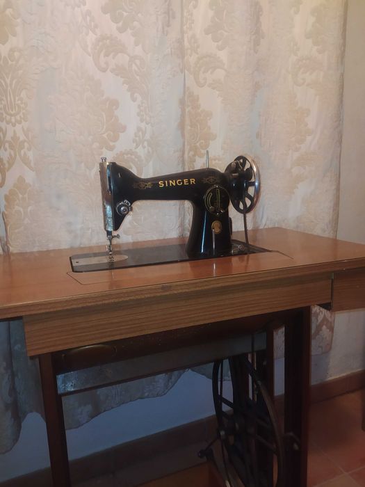 Maquina de costura antiga SINGER em excelente estado