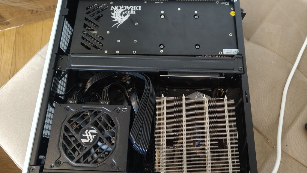 Ryzen 5700 X3D + Gigabyte Aorus B550i + 32 Gb Ram + 2 Tb Dysk SSD Nvme