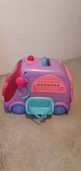 Clinica Movel Doutora Brinquedos + Peluche Ovelha + Peluche Dragão