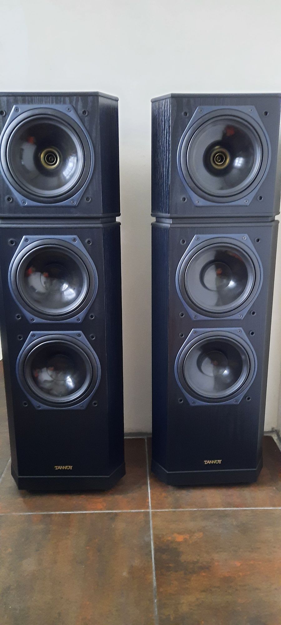 Продам акустику TANNOY 615