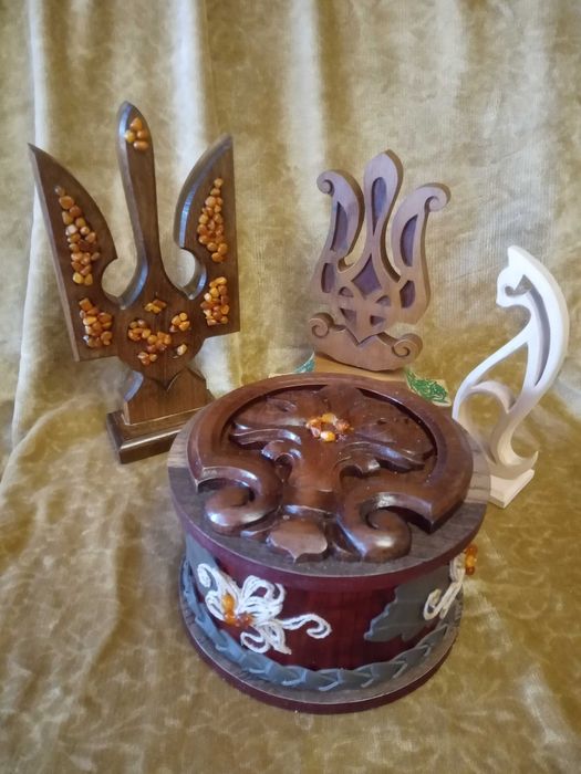 Шкатулка дерев,яна нова.