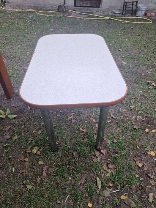 Stół Kuchenny z krzesłami