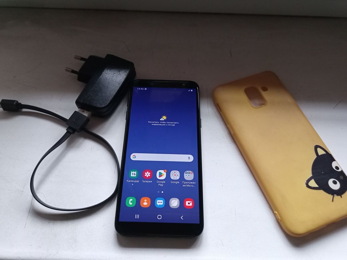 Смартфон Samsung SM-J600F/DS