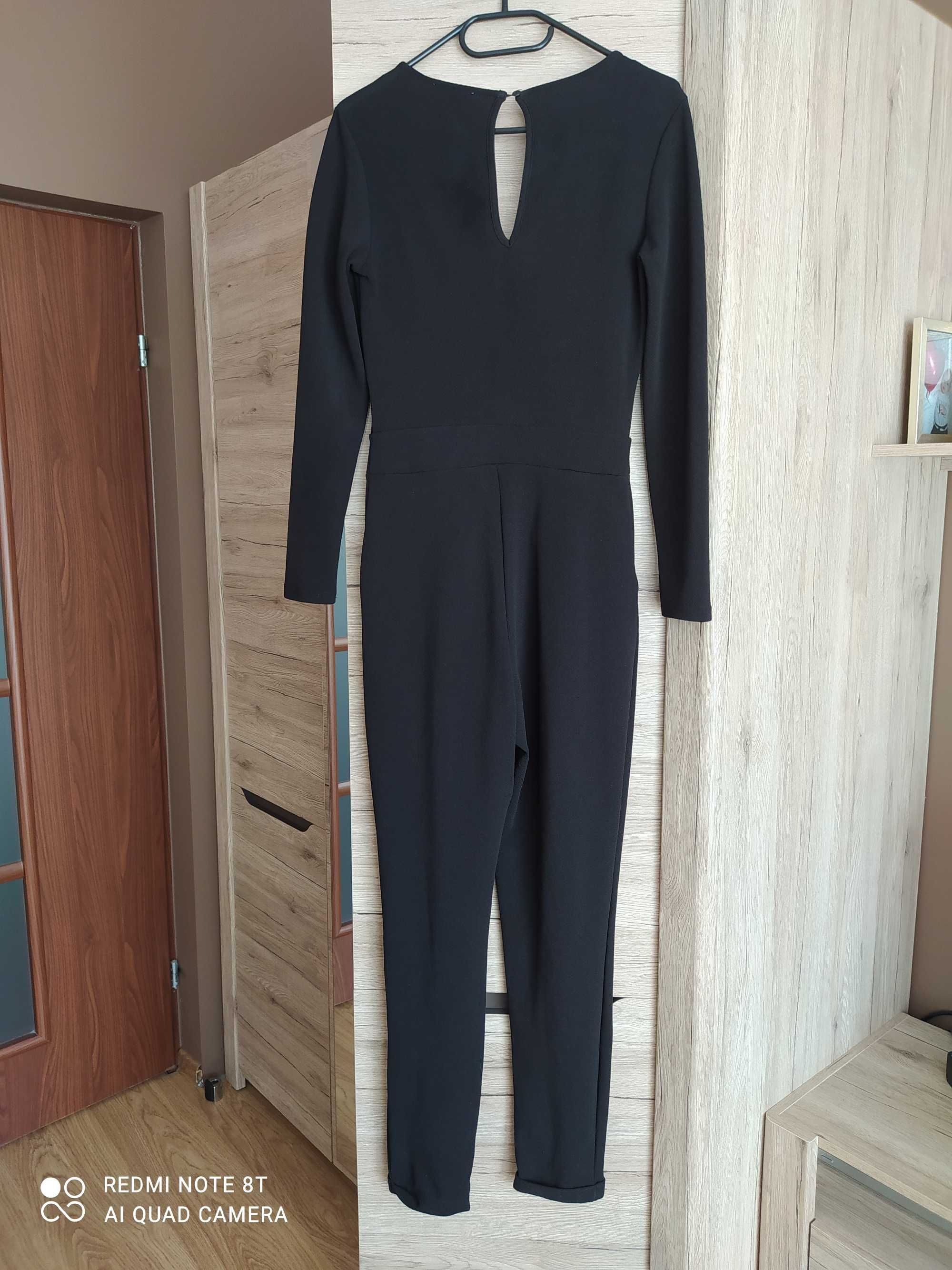 Elegancki czarny kombinezon New Yorker