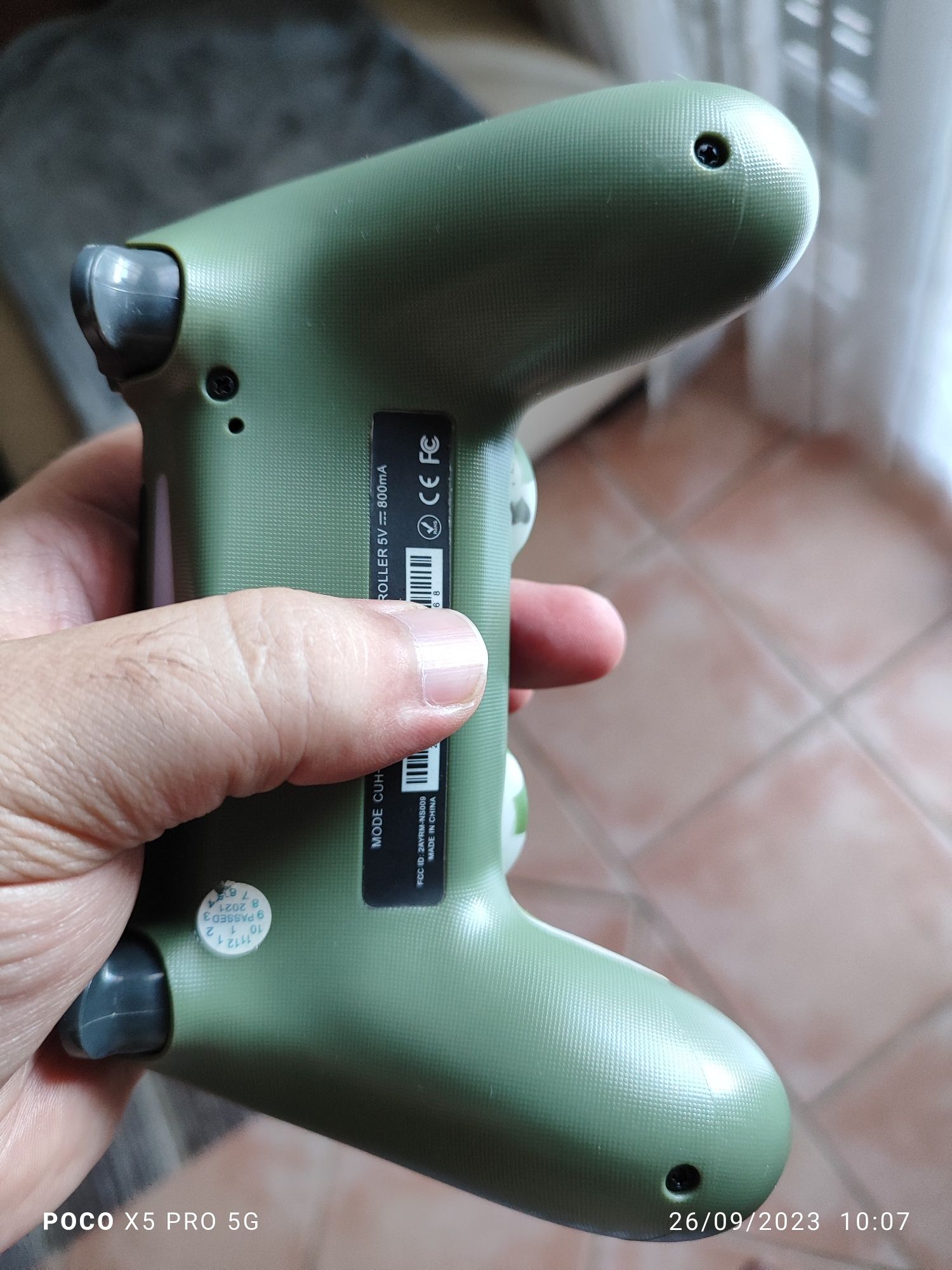 Ps4 Slim 500Gb  com 2 comandos