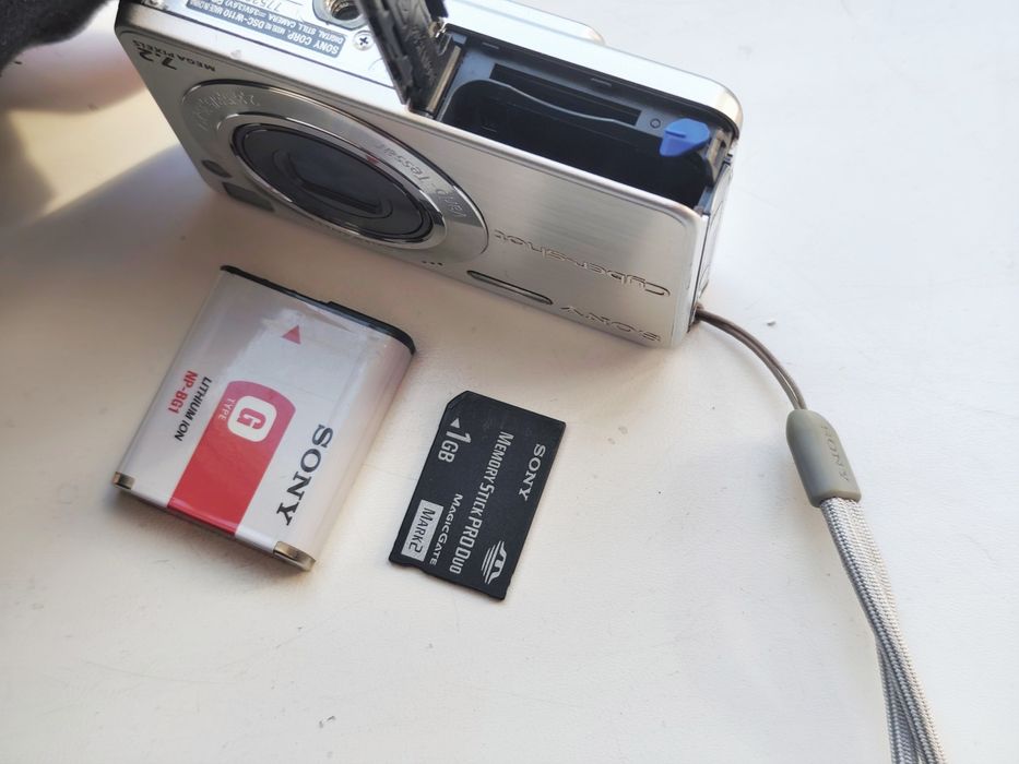 Мыльница Sony 7.2 megapixels