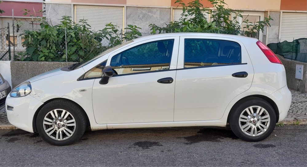 Fiat Punto 2018 - Benfica