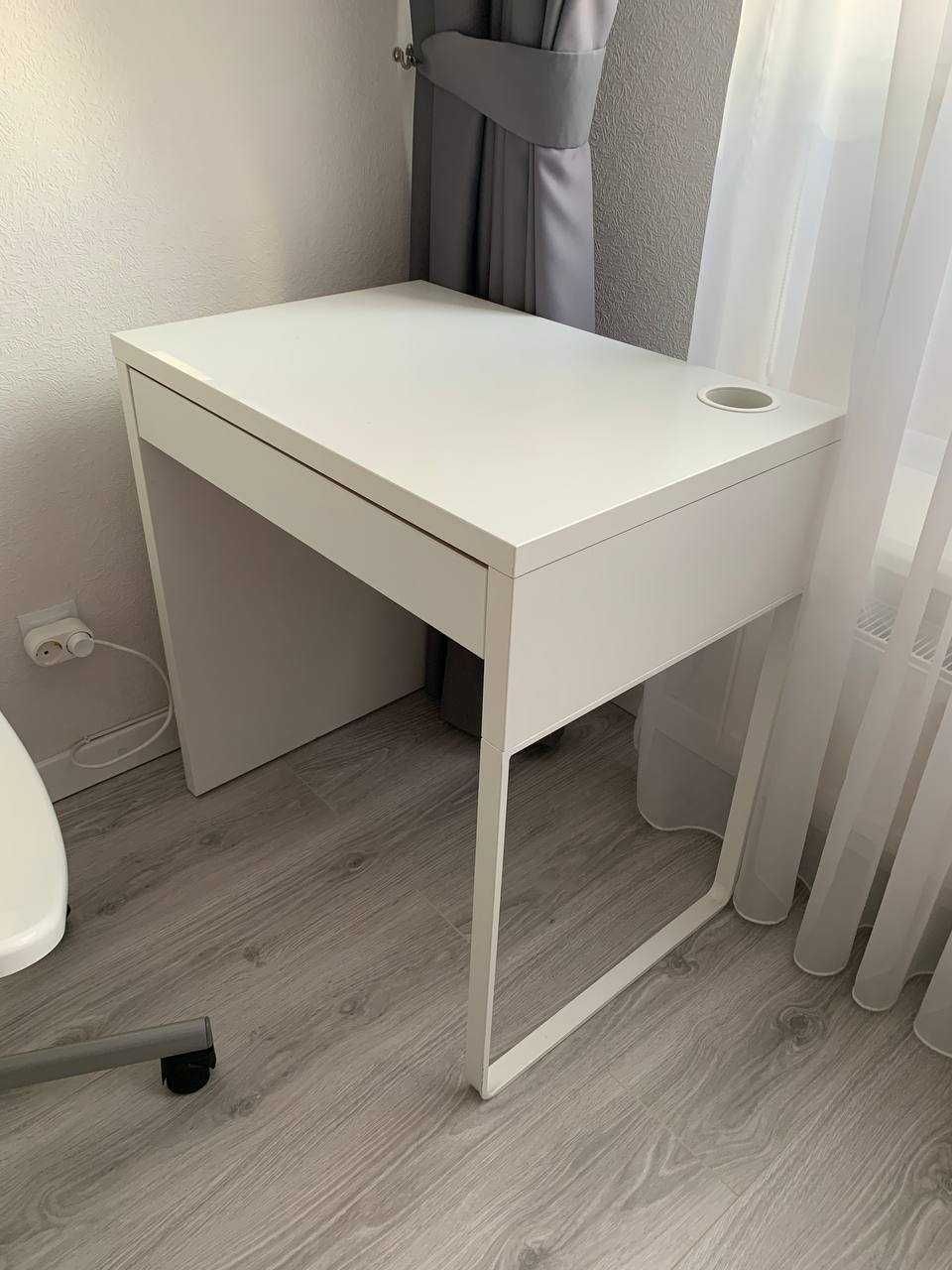 Стіл IKEA MICKE 73 x 50 см Білий