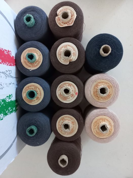 Продам новые отрезы тканей, нитки х/б.