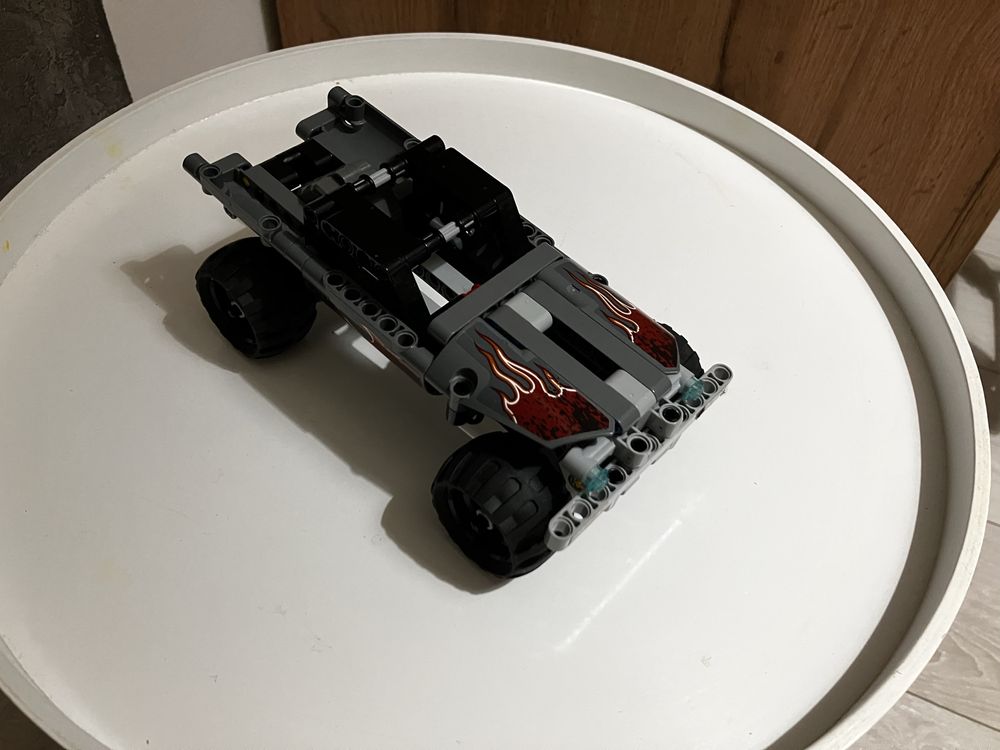 Sprzedam zestaw Lego 42090 – Monster Truck