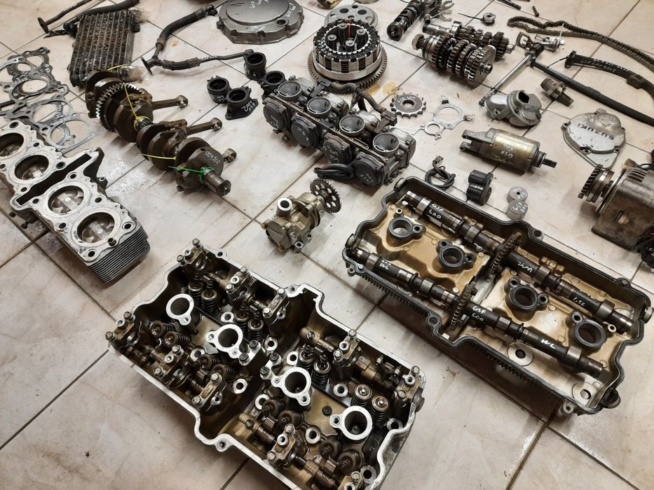 Suzuki GSF 600 silnik n713 części Bandit wał pokrywa głowica dekiel