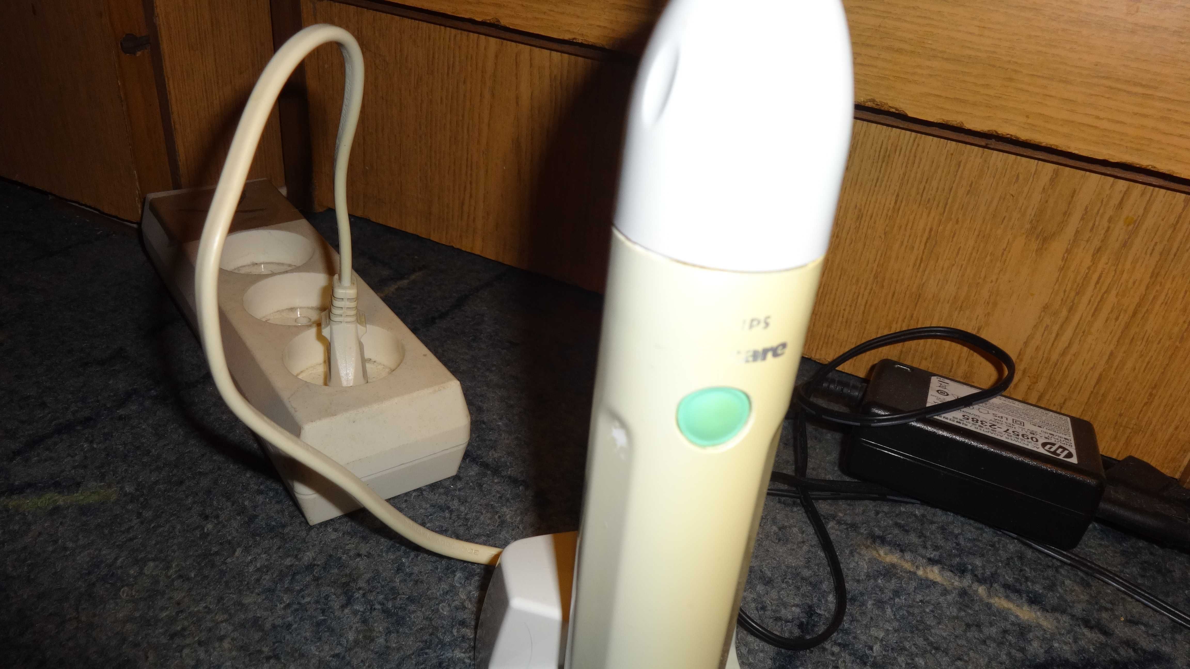 Fajna elektryczna szczoteczka Philips indukcyjna.