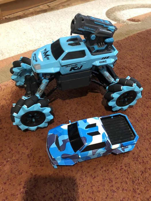 Машинки  достаточно большие. За две 550 гр.