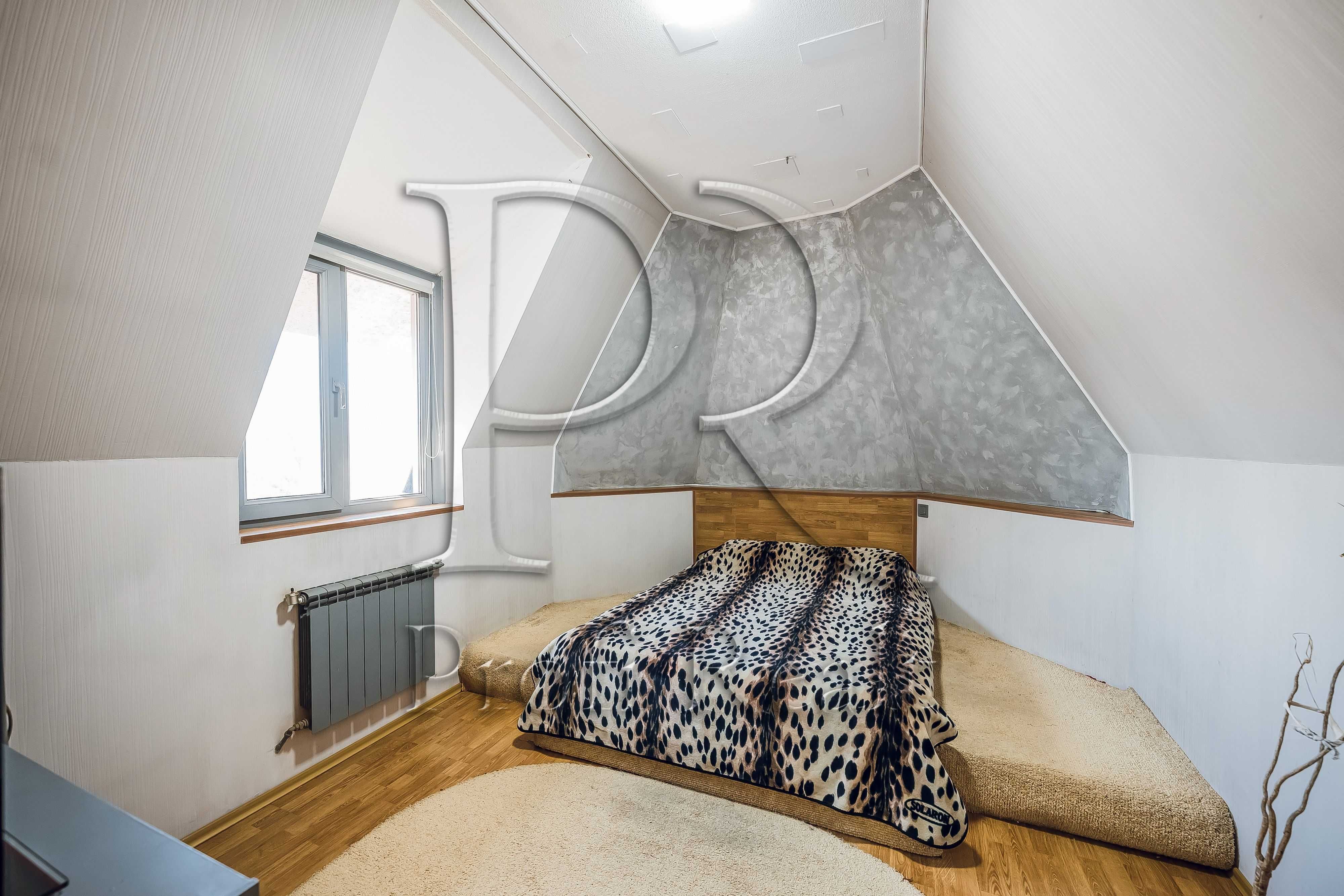 Продаж будинку 175 кв.м. в Дарницькому р-н, метро Славутич, Осокорки
