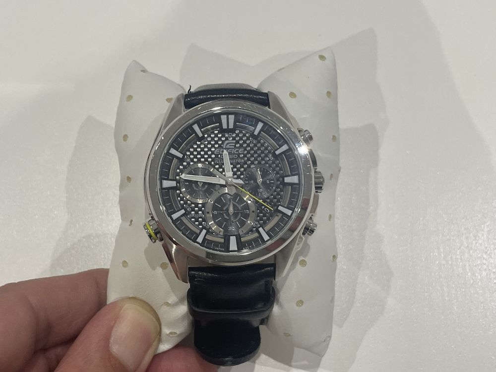 Casio EDIFICE Quartz XL Pele EFR-537L-1AVEF