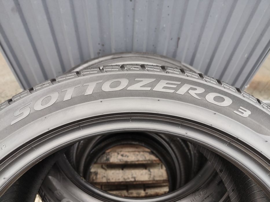 245/45/19 Pirelli Sottozero 3 komplet