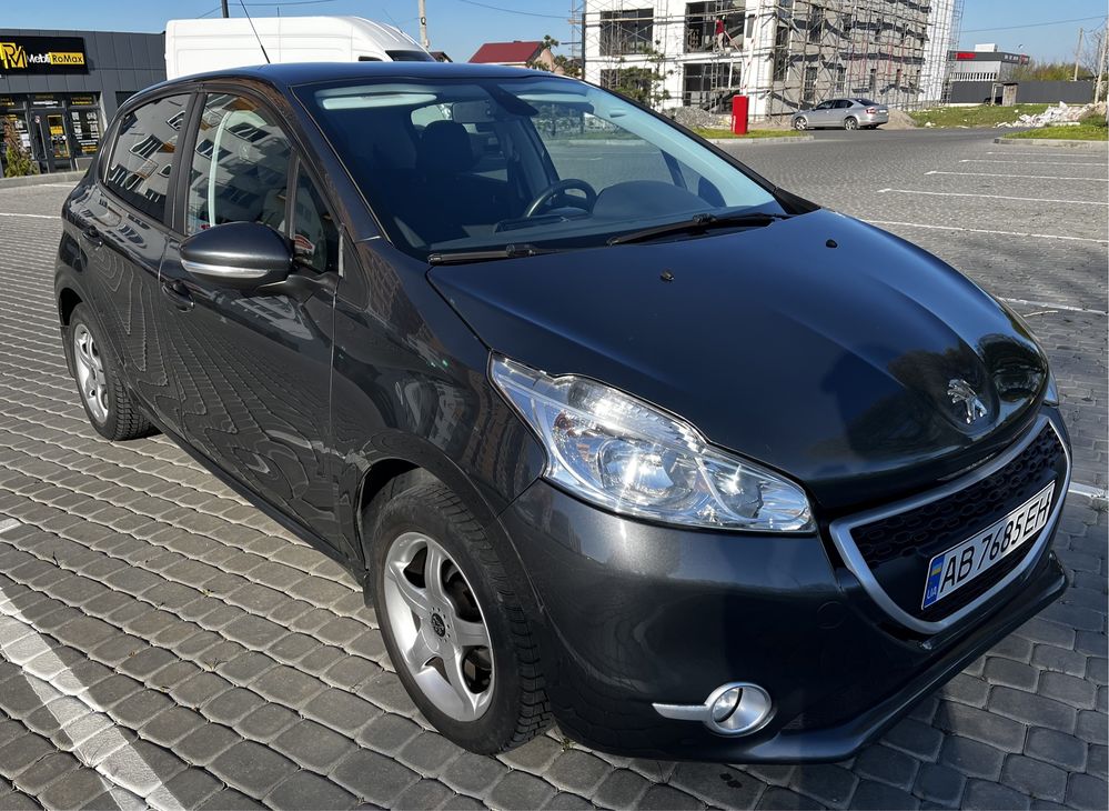 Продам Peugeot 208