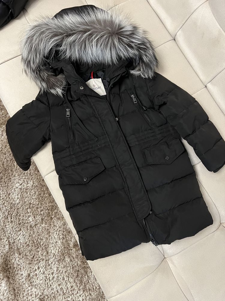 Пуховик детский (куртка парка)MONCLER с натуральным мехом чернобурки.
