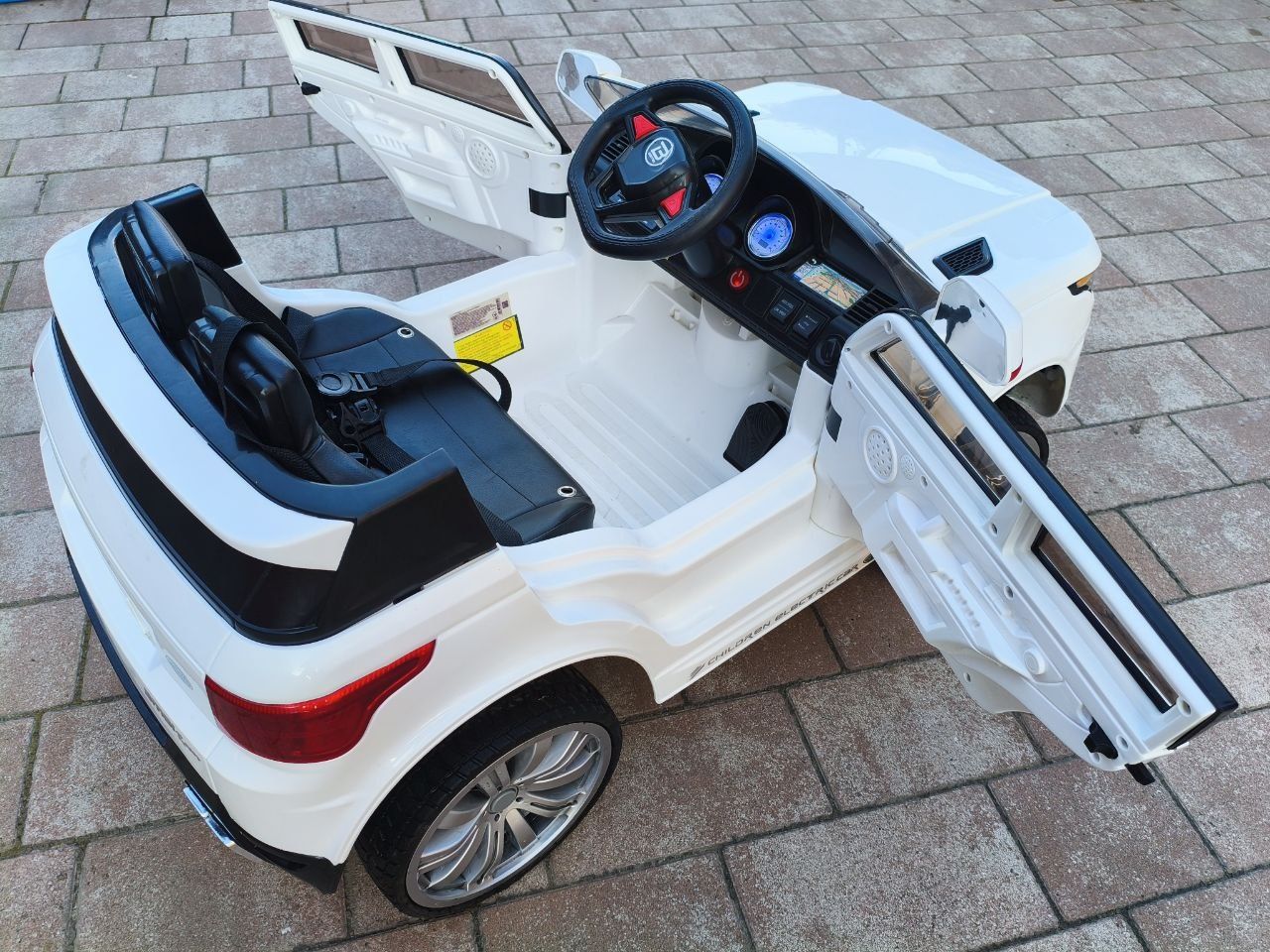 Дитячий електромобіль Range Rover