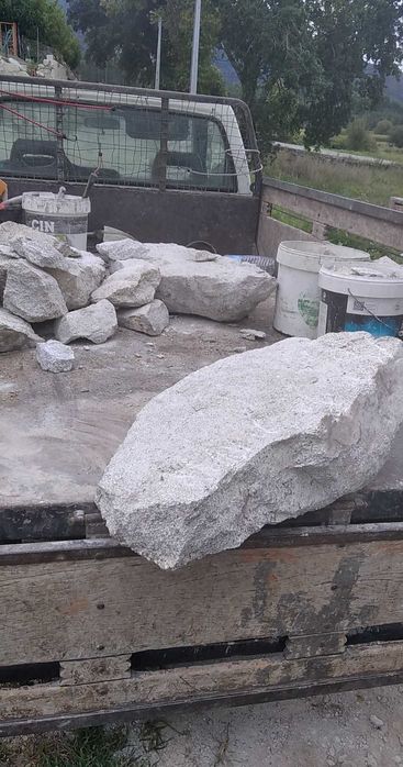 Pedra partida e aparelhada