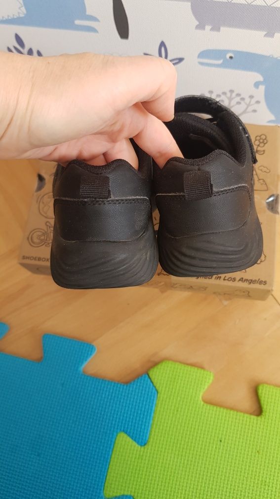 Skechers кросівки чоботи р. 31