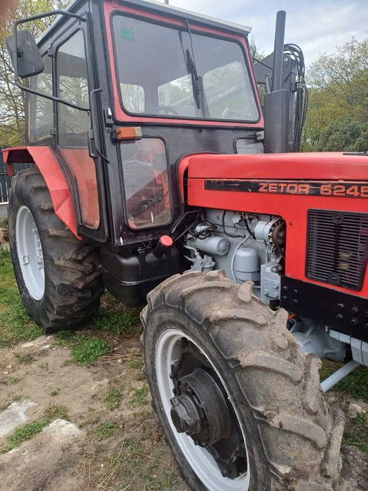 Ciągnik rolniczy ZETOR 6245