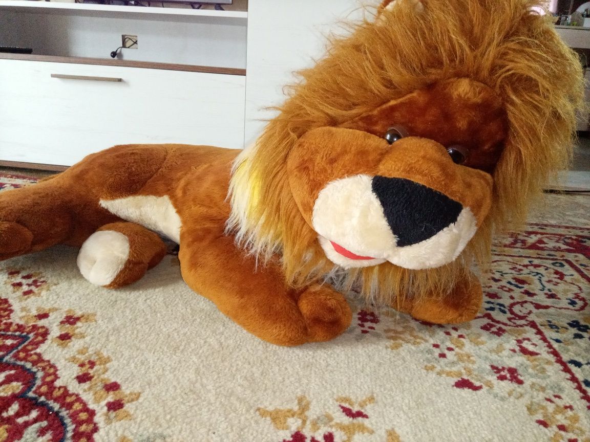 Мягкая игрушка огромный лев