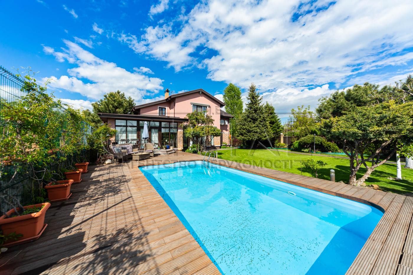 Здається будинок з басейном, SPA, садом — Гатне, Київ