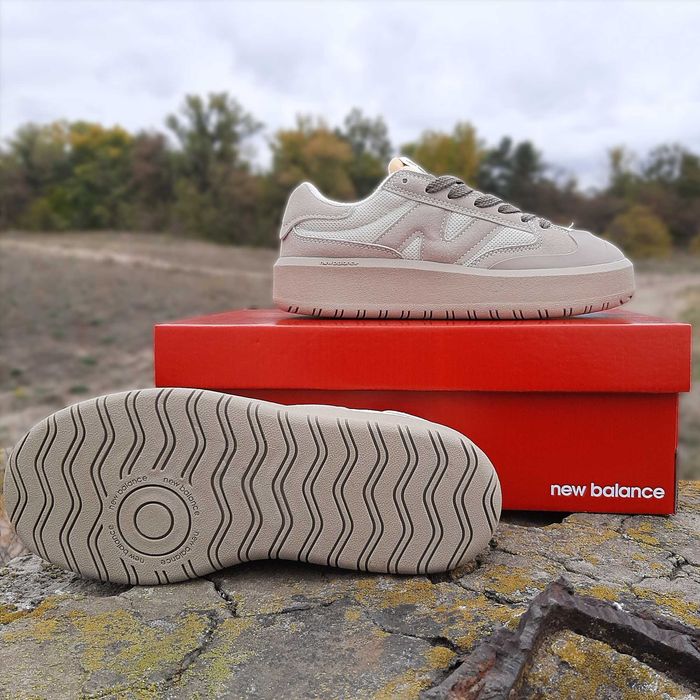Жіночі кросівки New Balance CT302 бежеві