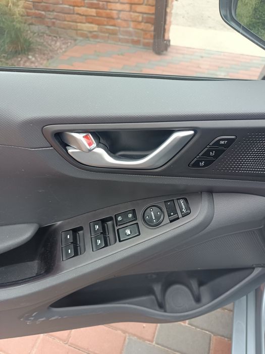 Hyundai Ioniq 28 кВ 12400$