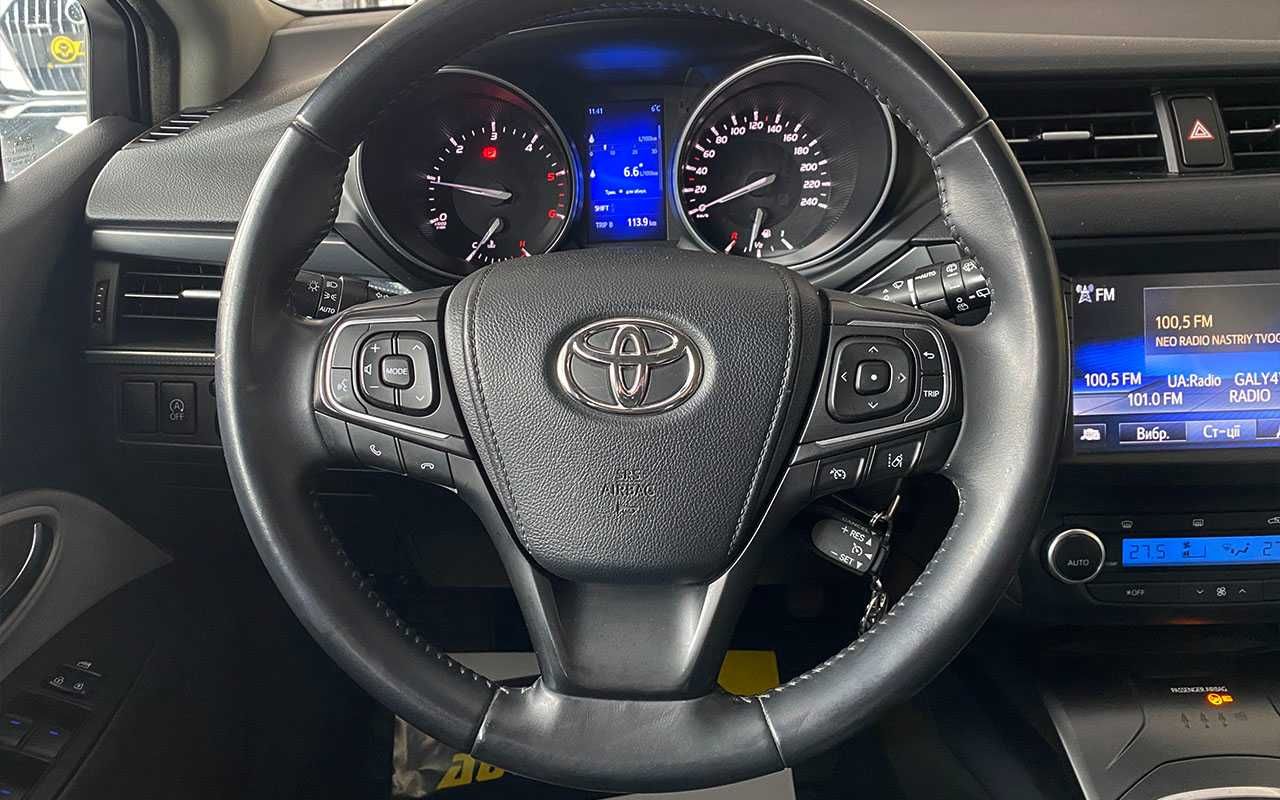 Toyota Avensis 2015