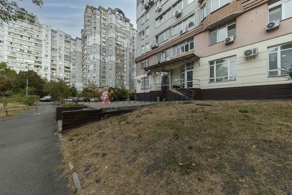 Продаж приміщення 217м2., вул. Амосова 4.