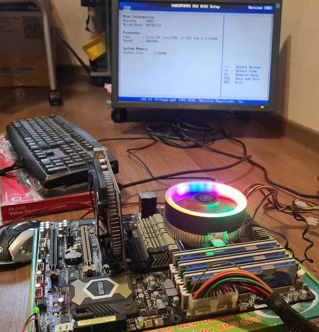 Комплект s1366 ASUS  Sabertooth x58 + проц + память