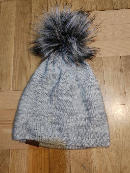 Czapka zimowa damska z pomponem