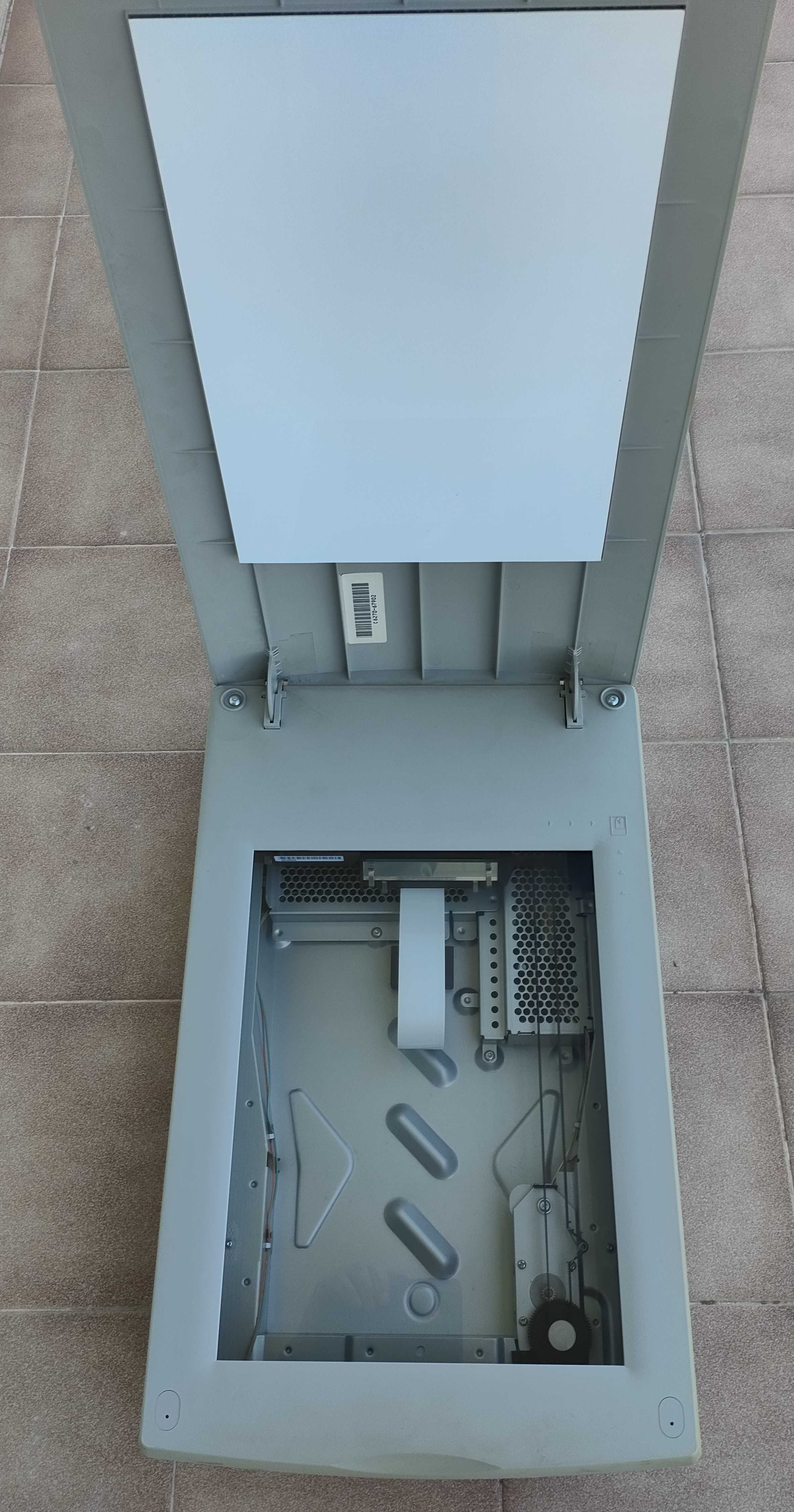 SCANNER HP  SCANJET 6200 C (digitaliza SLIDES)
