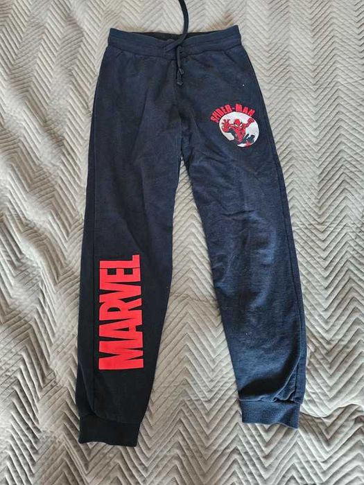 Spodnie dresowe spiderman roz 146/152