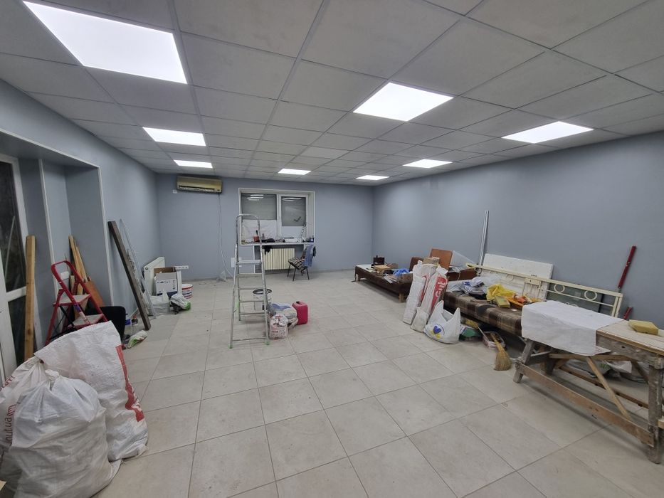 Продам помещение на Космонавтов 33. 43м.