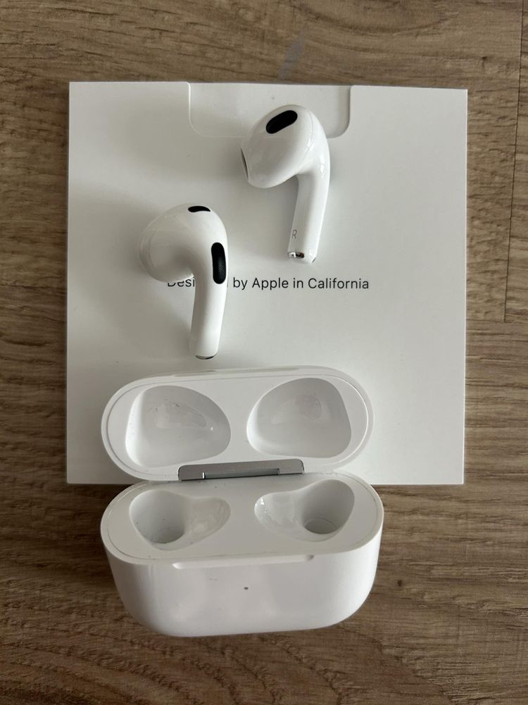 Słuchawki Airpods generacji 3 lightning Charging Case