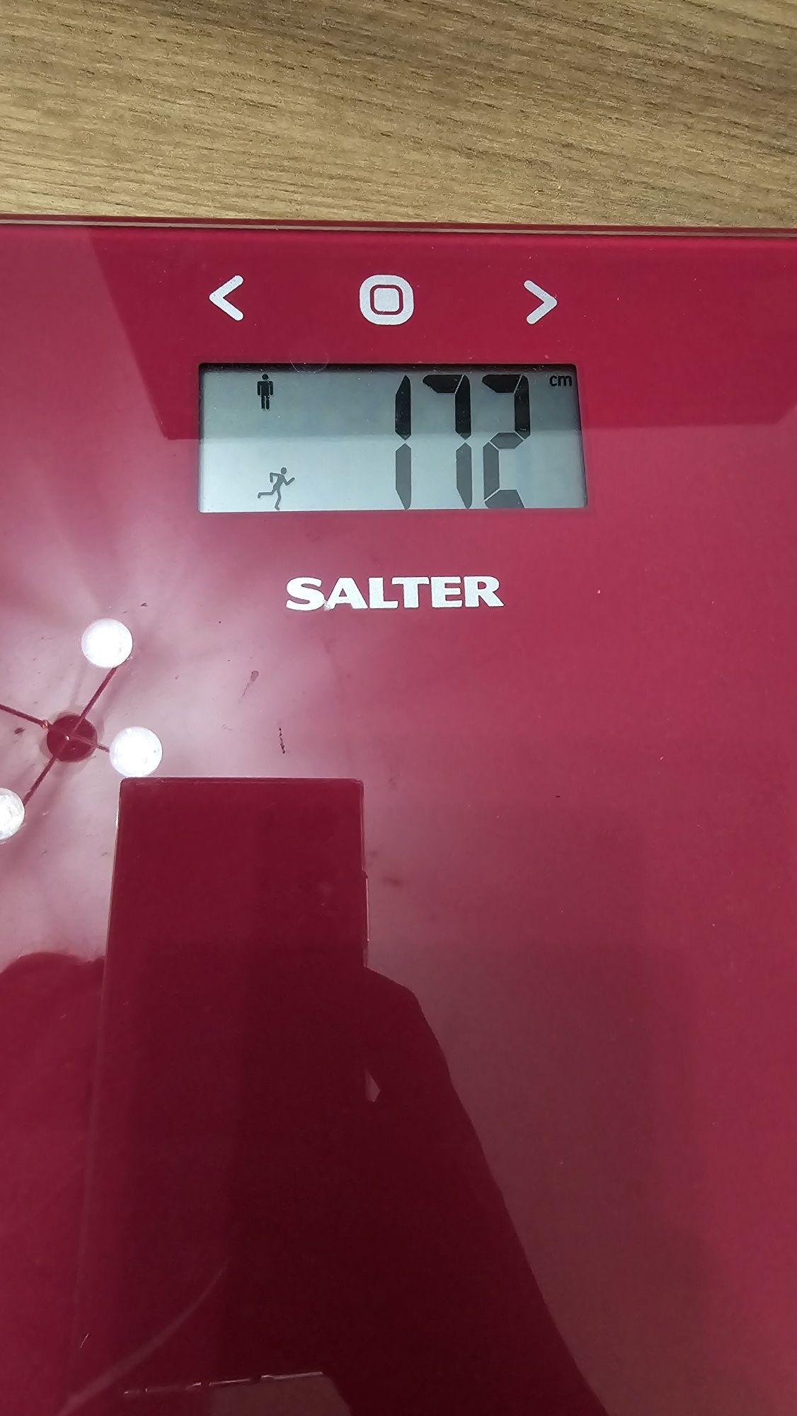 Waga łazienkowa różowa szklana SALTER z funkcją analizy masy ciała
