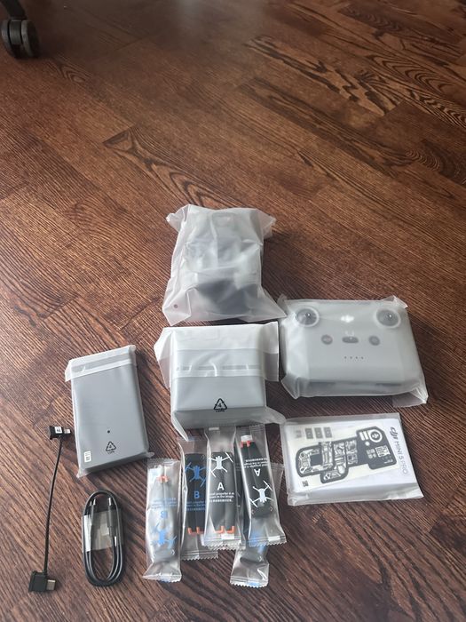 Dji mini 5 pro fly more combo (dji RC-N3)