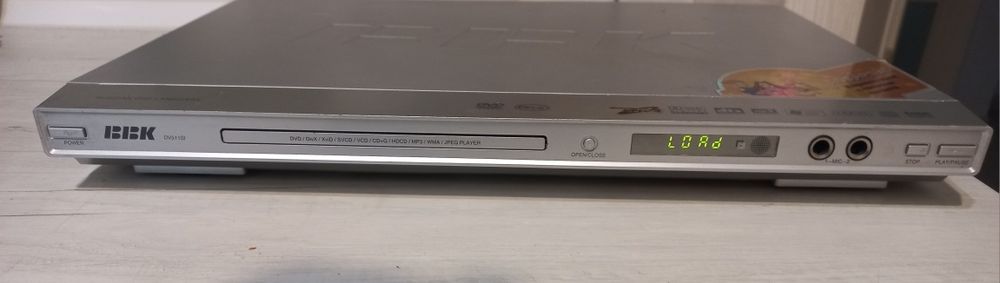 DVD плеєр,тюнер.