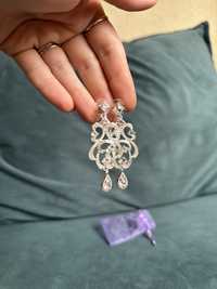 Весільні сережки срібного кольору з каменями або для фотосесії