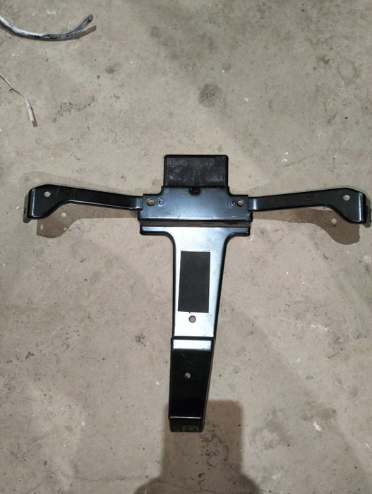 Опора аккумулятора ford transit 6c1t-10a721-ab