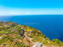 Moradia T2 para Recuperar - Terraço e Vista Mar - Canhas
