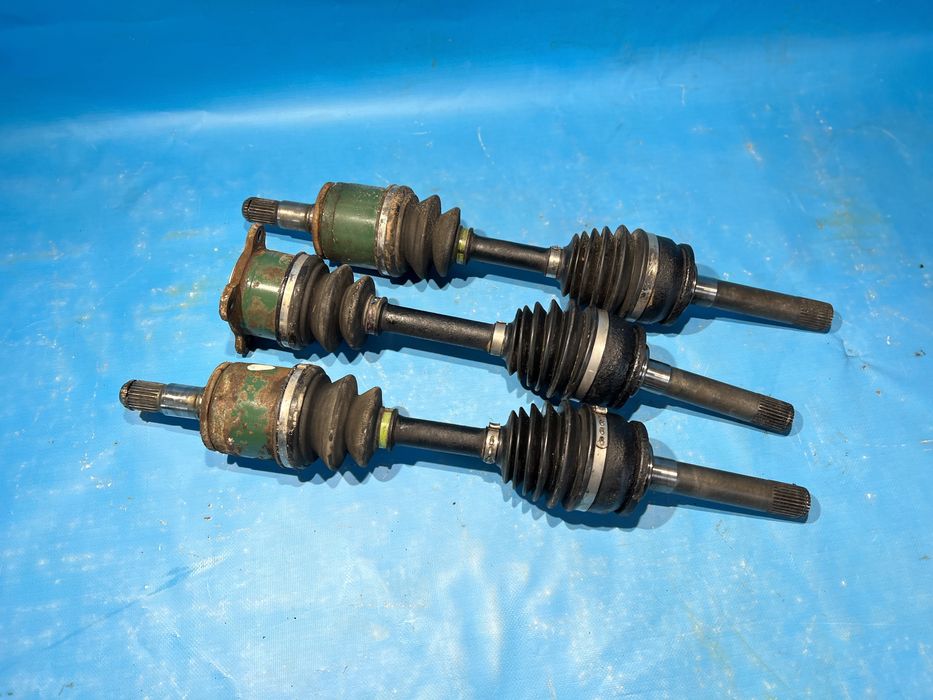 Полуось привод Mitsubishi L200 01-05р Митсубиси Л200